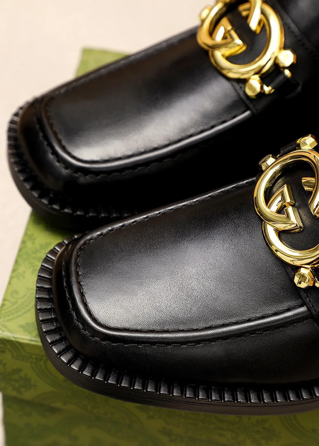 Men's shoes 💰560 💐Original Gucci GUCCI official website formal shoes Italian 🇮🇹 first layer calfskin ➕ top imported water-dyed cow 🐂 leather lining 💋 fine handmade original outsole, the real thing looks better when photographed in person Standard size 38-44 (45.46🉑️customized)